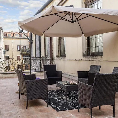 Tolentini Canal View & Terrace By Wonderful Italy Apartman Velence