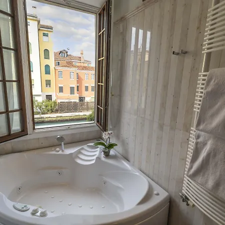 Tolentini Canal View & Terrace By Wonderful Italy *