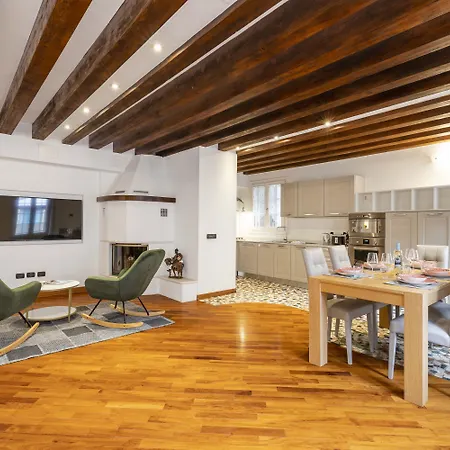 Tolentini Canal View & Terrace By Wonderful Italy * Velence