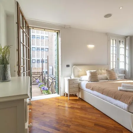 Apartment Tolentini Canal View & Terrace By Wonderful Italy Venice