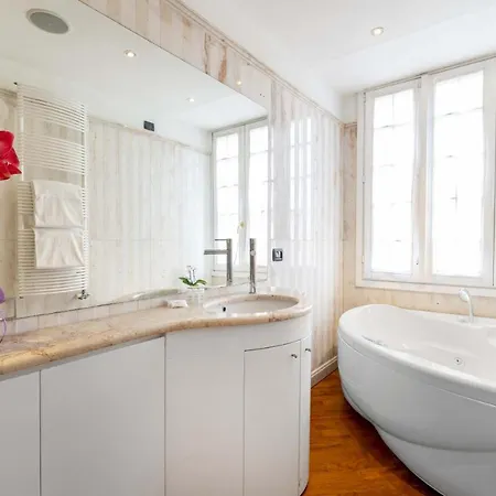 Apartment Tolentini Canal View & Terrace By Wonderful Italy Venice