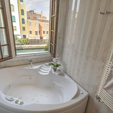 Tolentini Canal View & Terrace By Wonderful Italy *