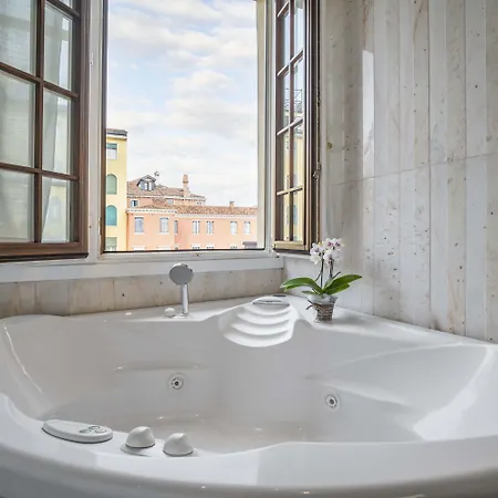 Tolentini Canal View & Terrace By Wonderful Italy Lejlighed *