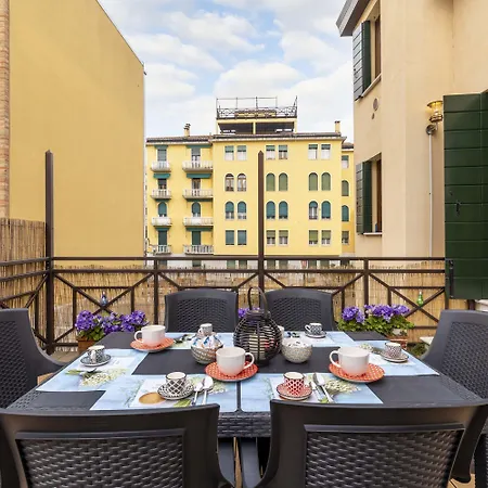 Tolentini Canal View & Terrace By Wonderful Italy Lejlighed *