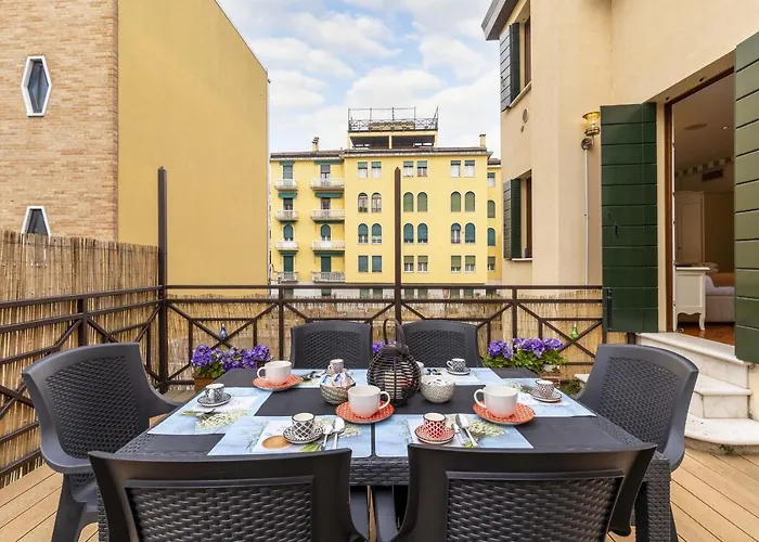 Tolentini Canal View & Terrace By Wonderful Italy Apartamento Veneza