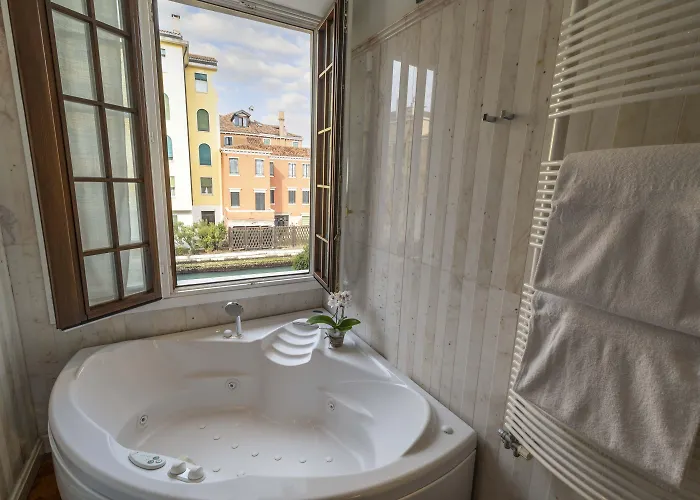 Tolentini Canal View & Terrace By Wonderful Italy *